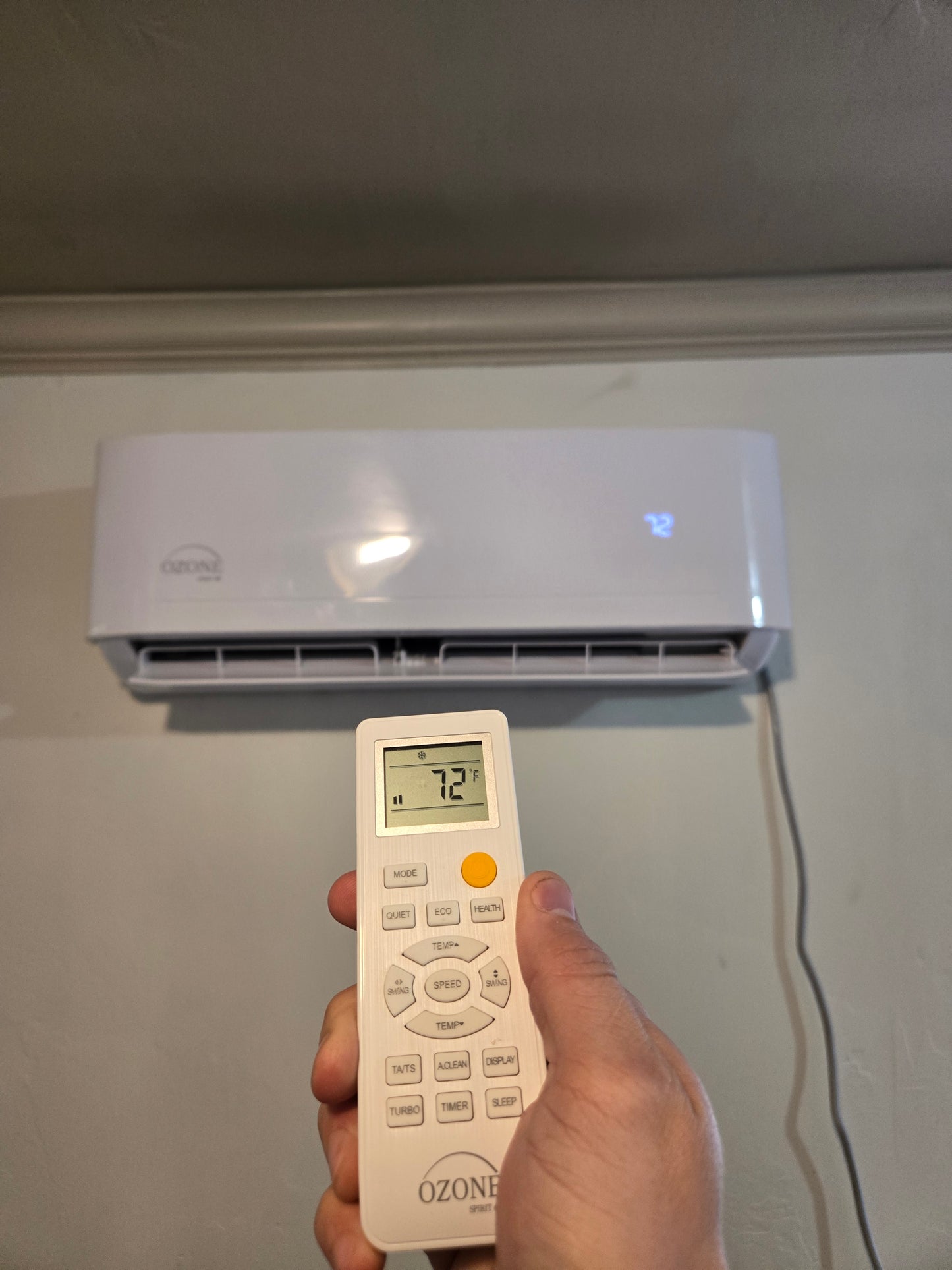 Ozone 12,000 BTU Conventional Mini Split AC and Heat 110v Wifi